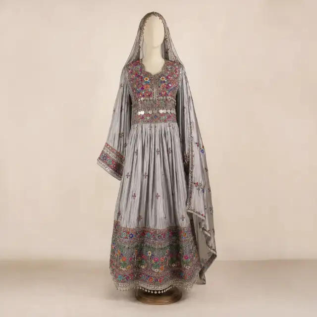 لباس گند نقره‌ای میراث